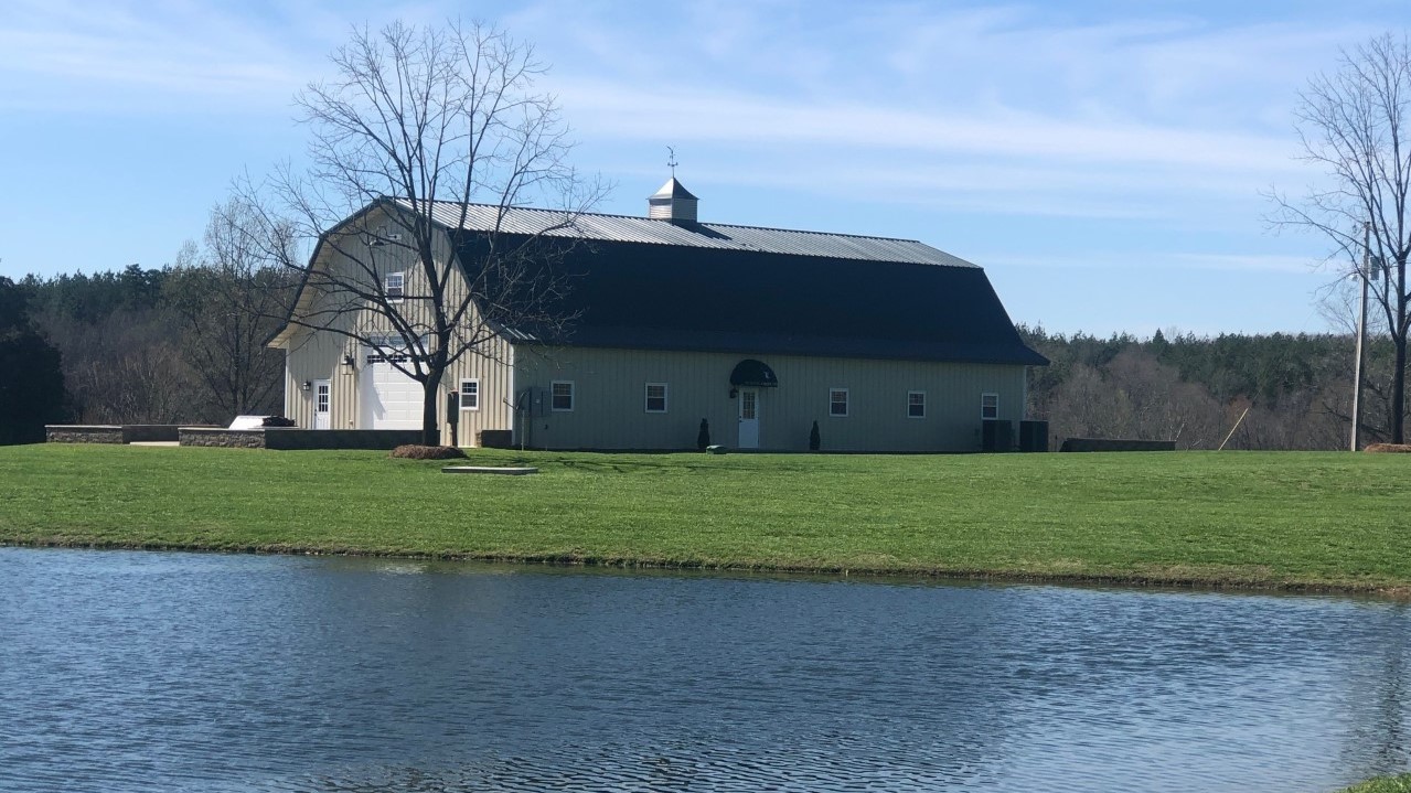 Tunnel Creek Vineyards Gambrel Exterior