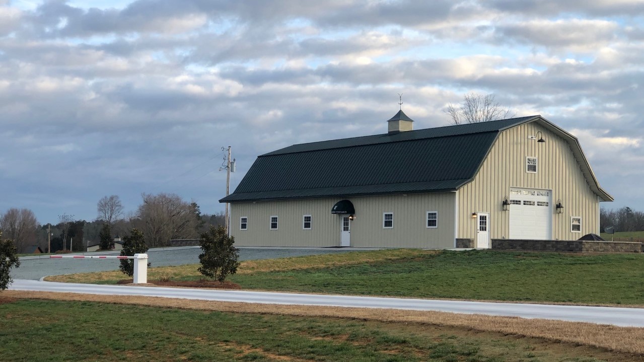 Tunnel Creek Vineyards Gambrel Exterior