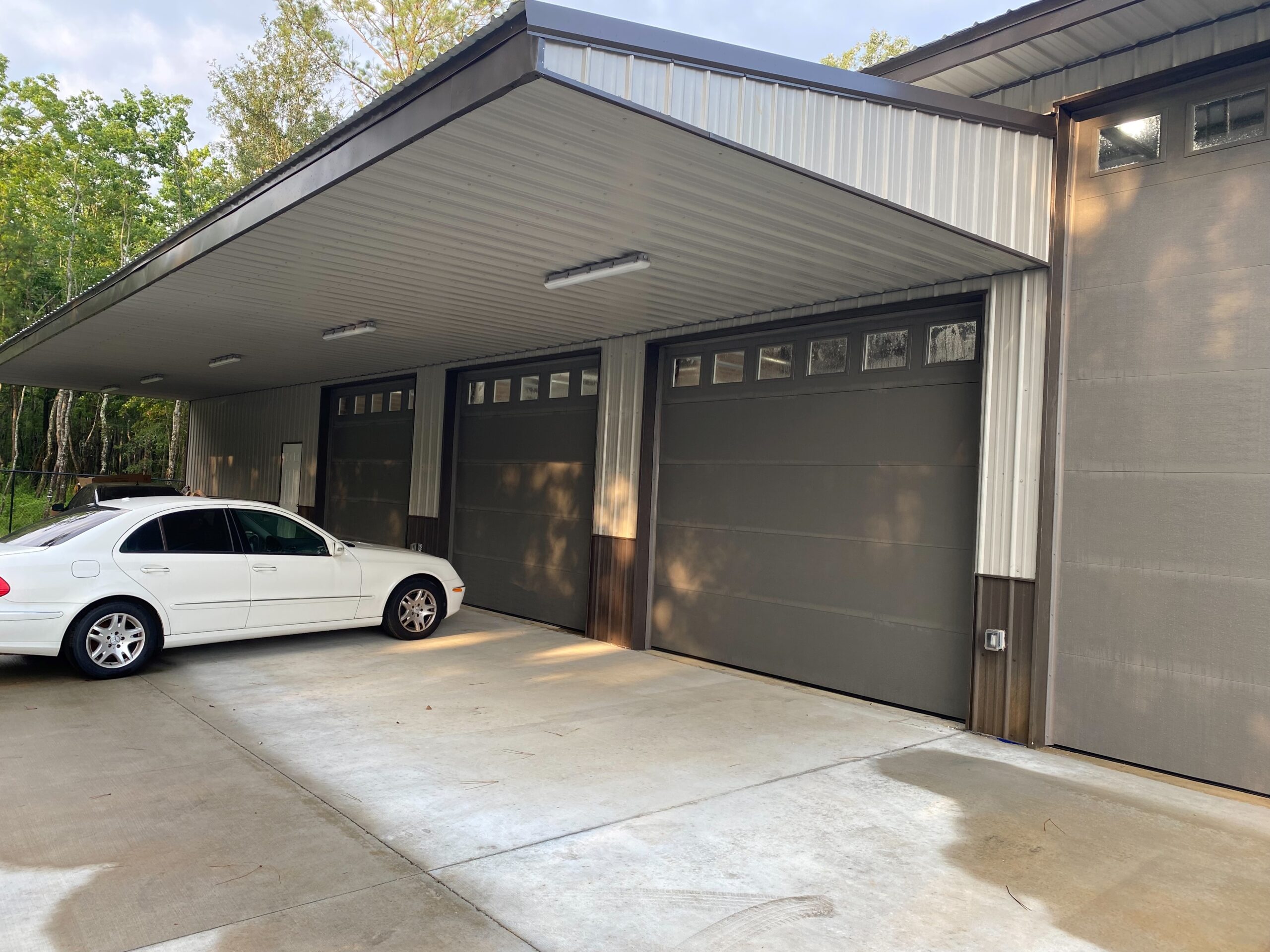 Diamondhead Garage Shop Outside view